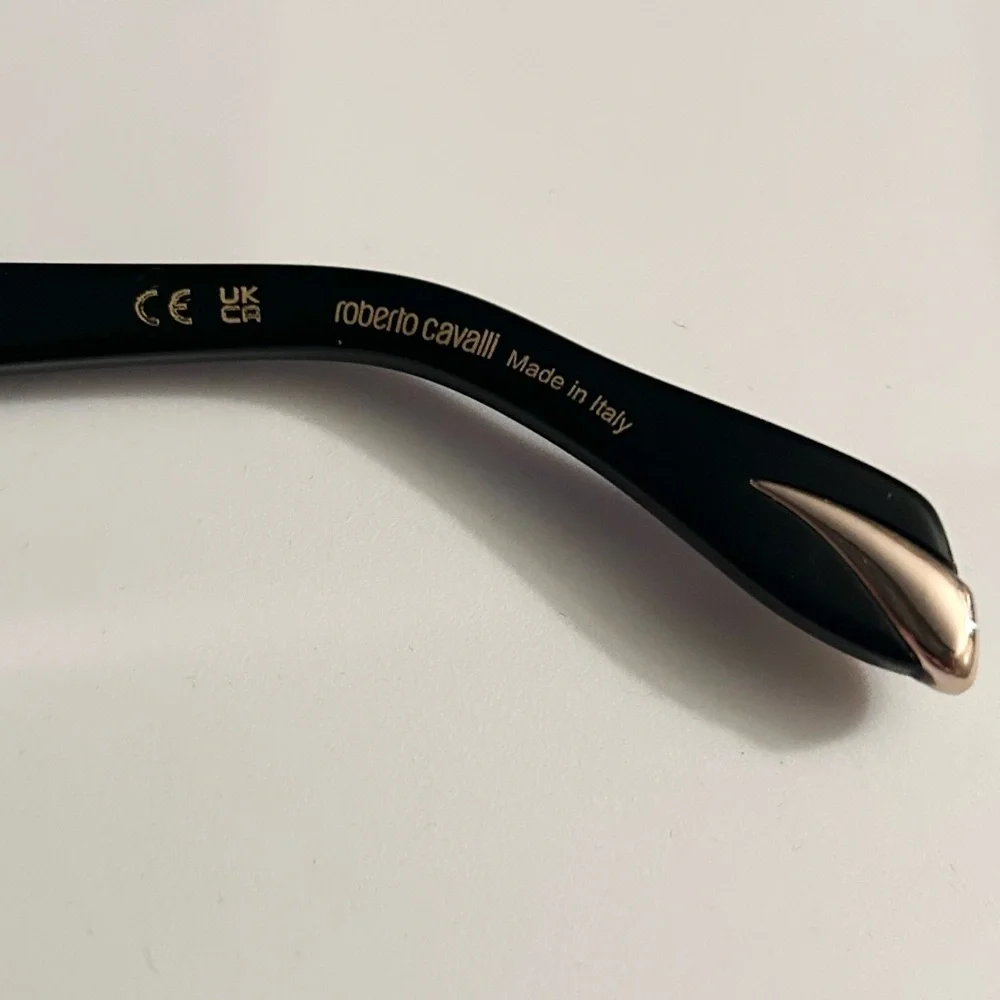 Authentic Roberto Cavalli Unisex Sunglasses Black WTH Gold Detail SRC001M